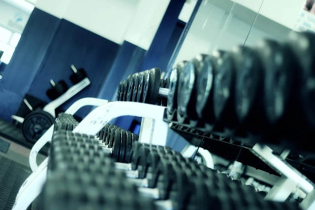 Combineren van krachttraining en cardio, voedingstips voor fitnessliefhebbers en herstellen na blessures